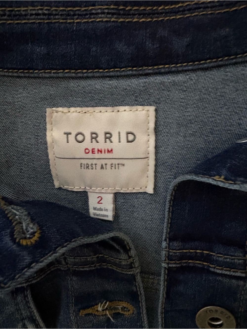 torrid Dark Wash Denim Jacket in Blue - Picture 4 of 9